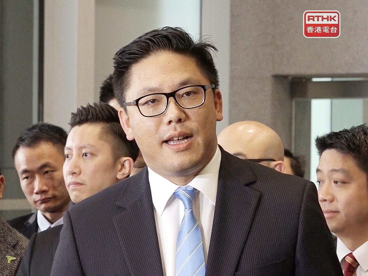 梁宏正的一名同住家人確診新冠病毒，他被列為密切接觸者，正進行檢疫。（港台圖片）