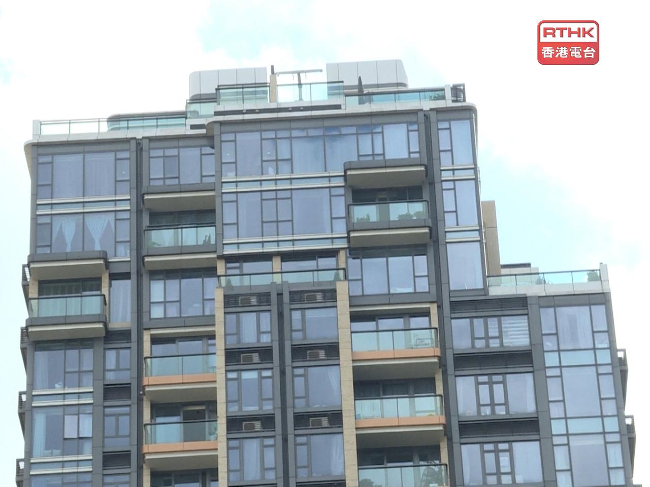 李家超：外來人才成為永久居民後可退還置業額外印花稅。（港台圖片）