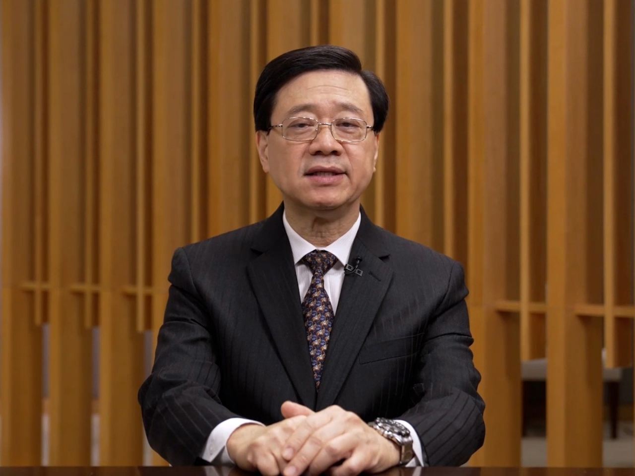李家超表示，香港將繼續發揮好國際化優勢，與寧波攜手提升核心競爭力。（政府新聞處片段截圖）