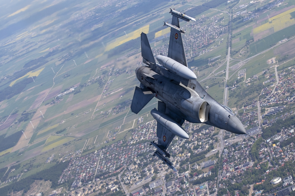 Wsj f 16