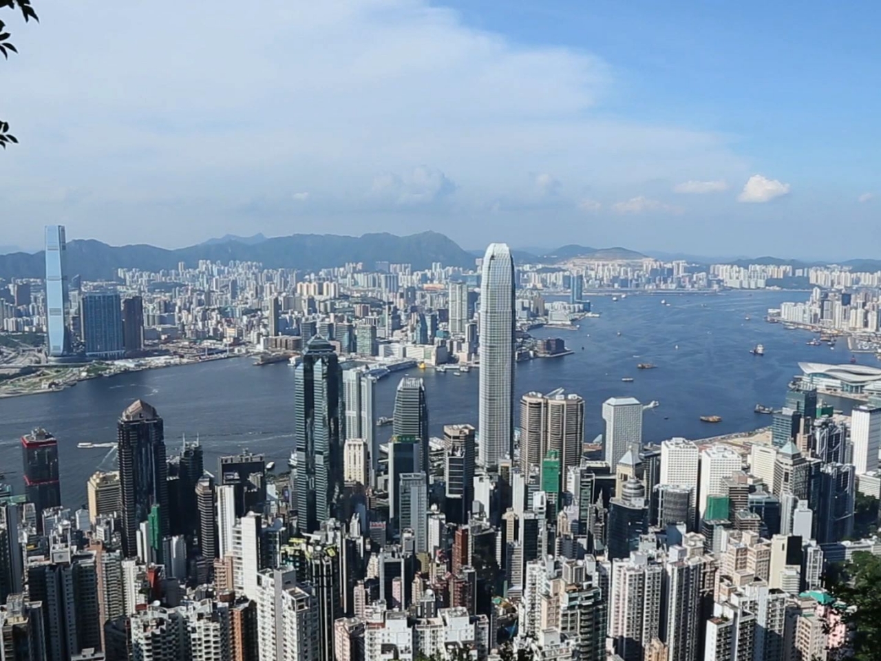 本港今年年中人口的臨時數字為749萬8100人，較去年同期增加15萬2000人，升幅為2.1%。（港台圖片）