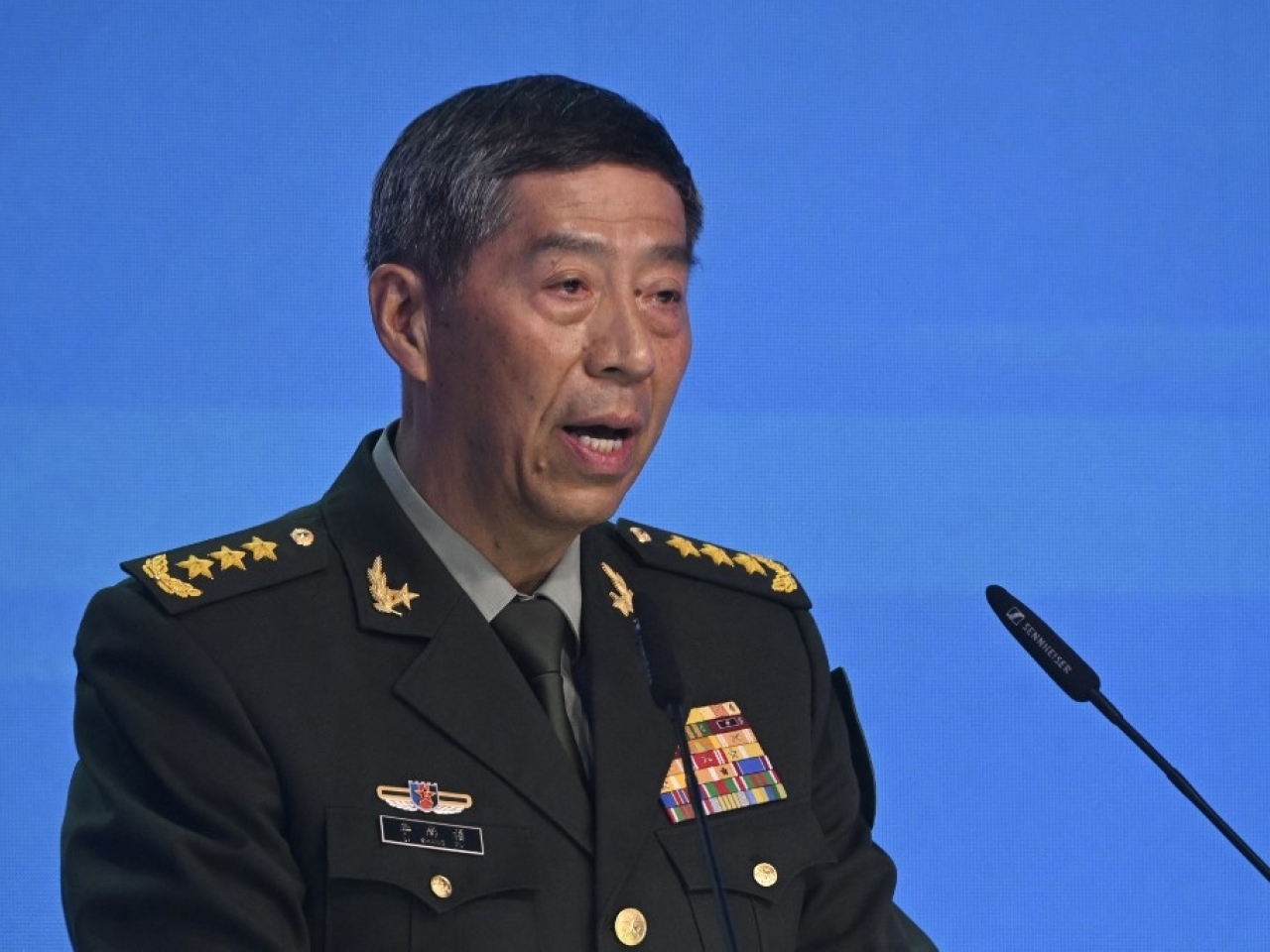 李尚福抵达明斯克并与白俄罗斯国防部长赫列宁会面 RTHK