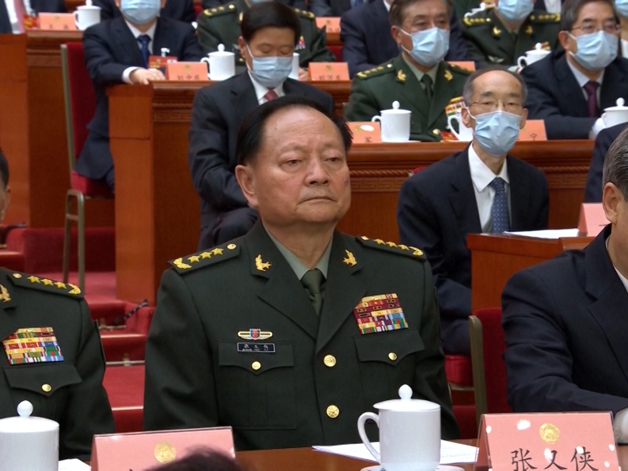 張又俠（中）與白俄羅斯國防部長赫列寧舉行會談。（央視截圖）