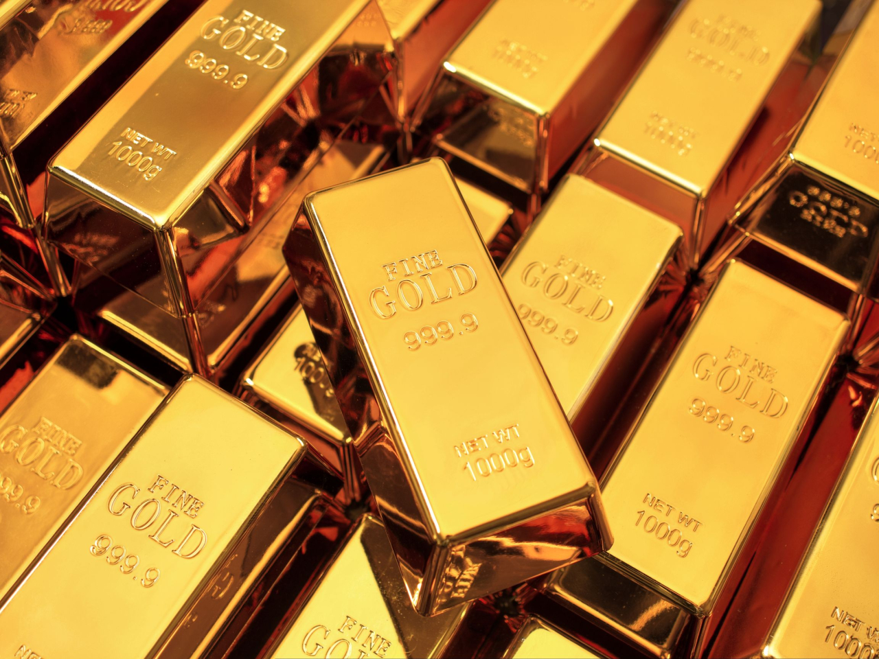 現貨金一度升0.5%，其後回吐升幅，較早時下跌約0.1%。（shutterstock）