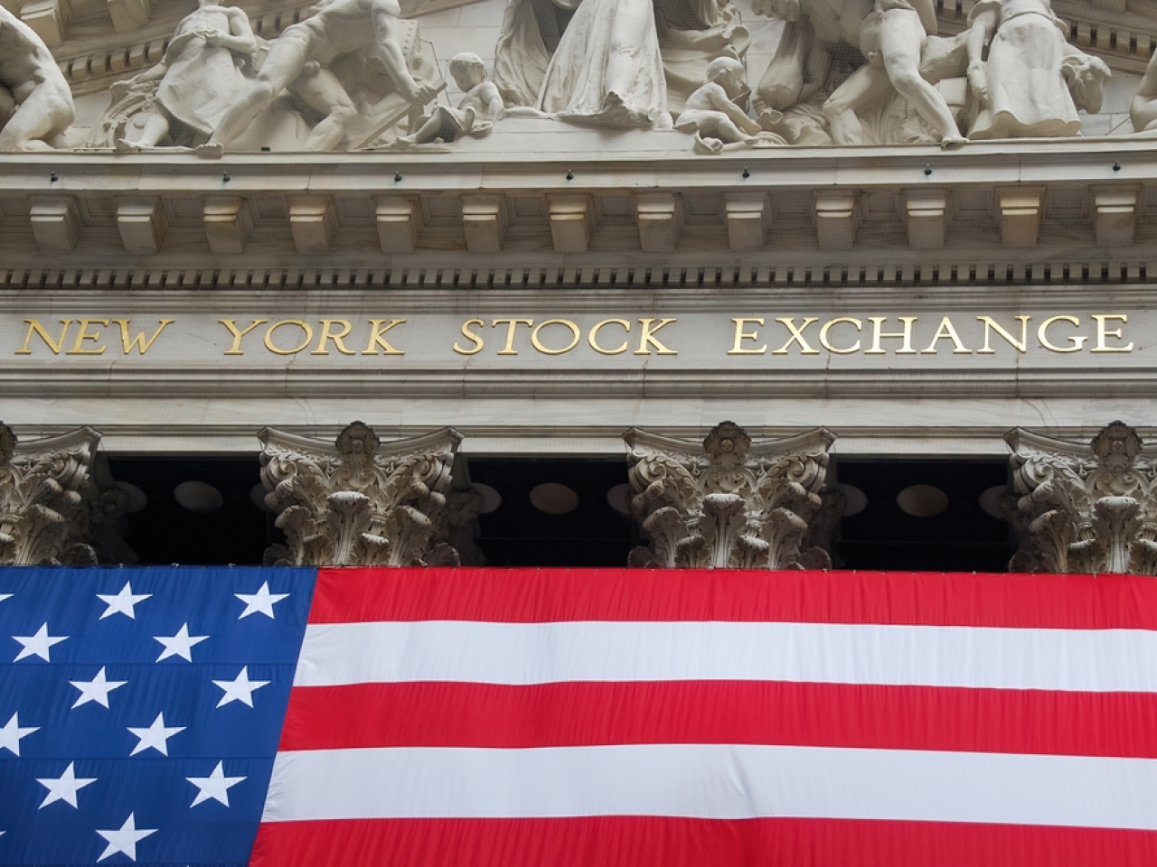 US stocks extend gains with Dow in record territory RTHK