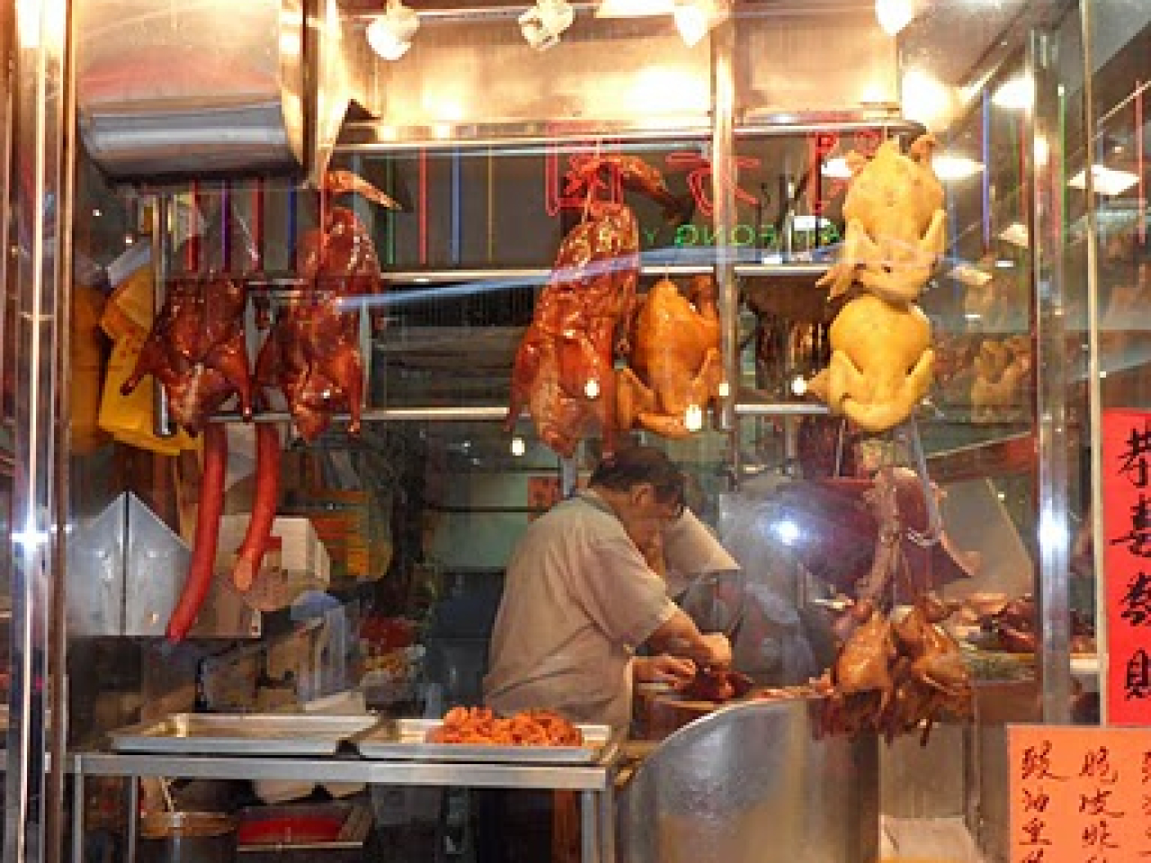 The government says prices of takeaway food and meals out rose 3.7 percent in November. Photo: RTHK