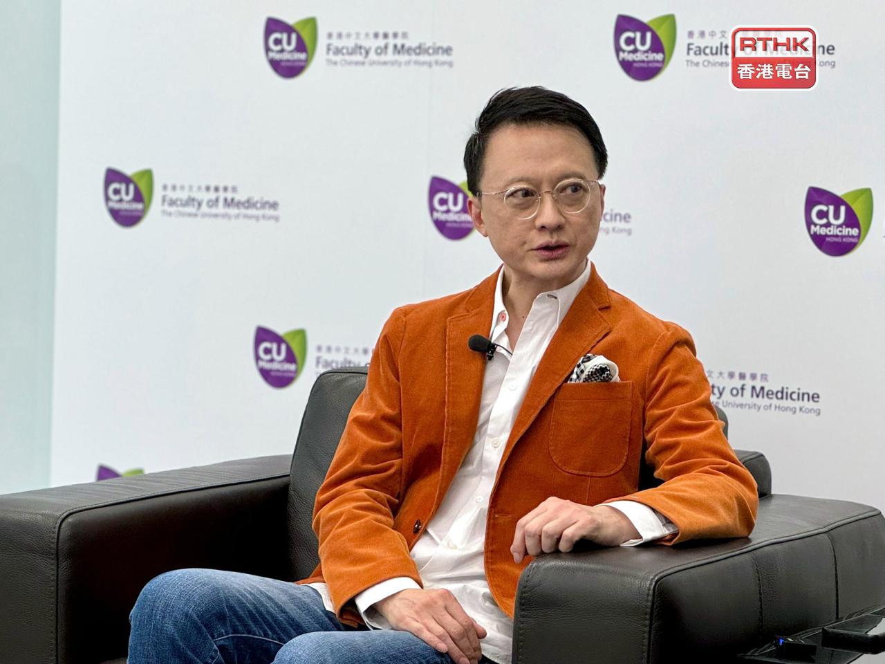 陳家亮稱，若要每年醫科學額增至400個，中大亦可配合。（崔蔚恩攝）