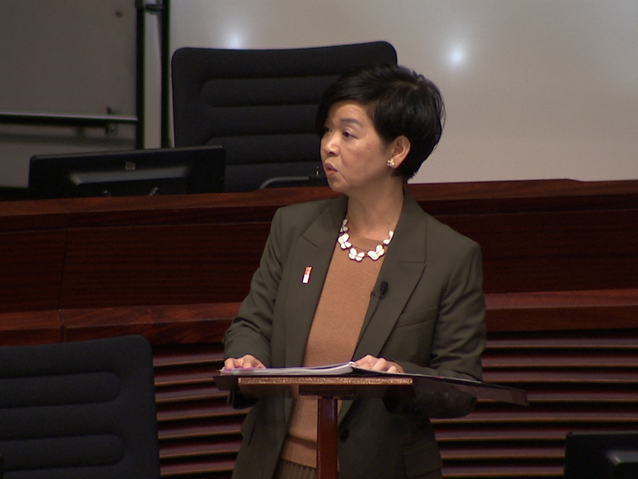 何永賢表示，政府會繼續密切監察住宅市場，確保平穩發展。