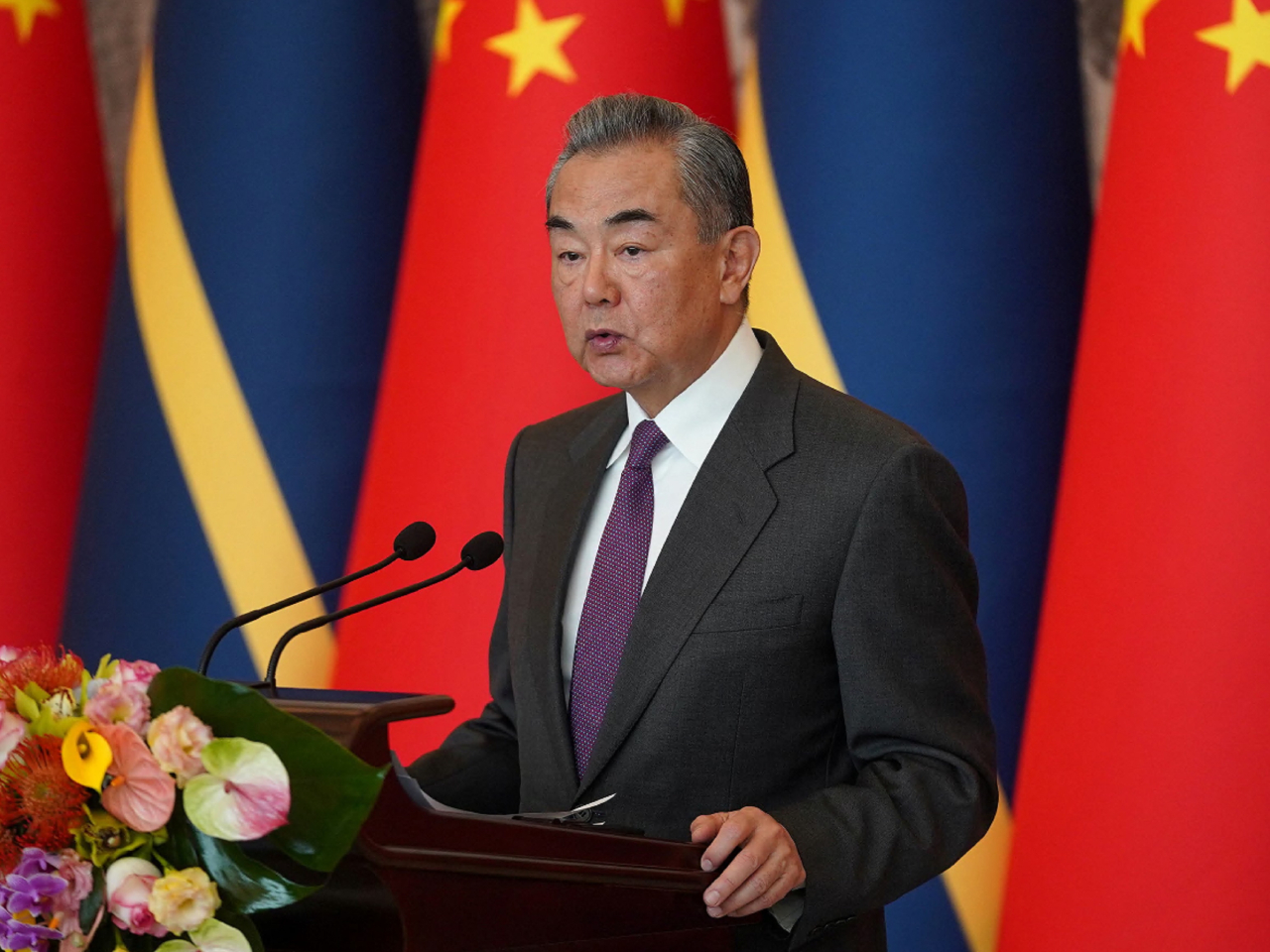 王毅今次行程將與法方舉行新一輪中法戰略對話。（路透社資料圖片）