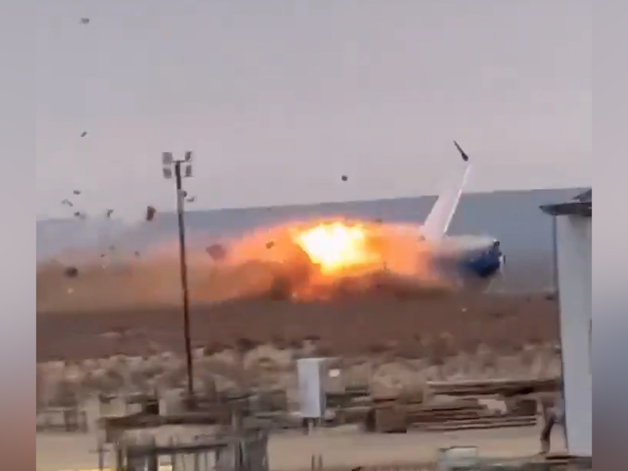 Azerbaijani passenger plane crashes in Kazakhstan, 29 people survive Putin expresses condolences to Azerbaijani president - RTHK - News Directory 3