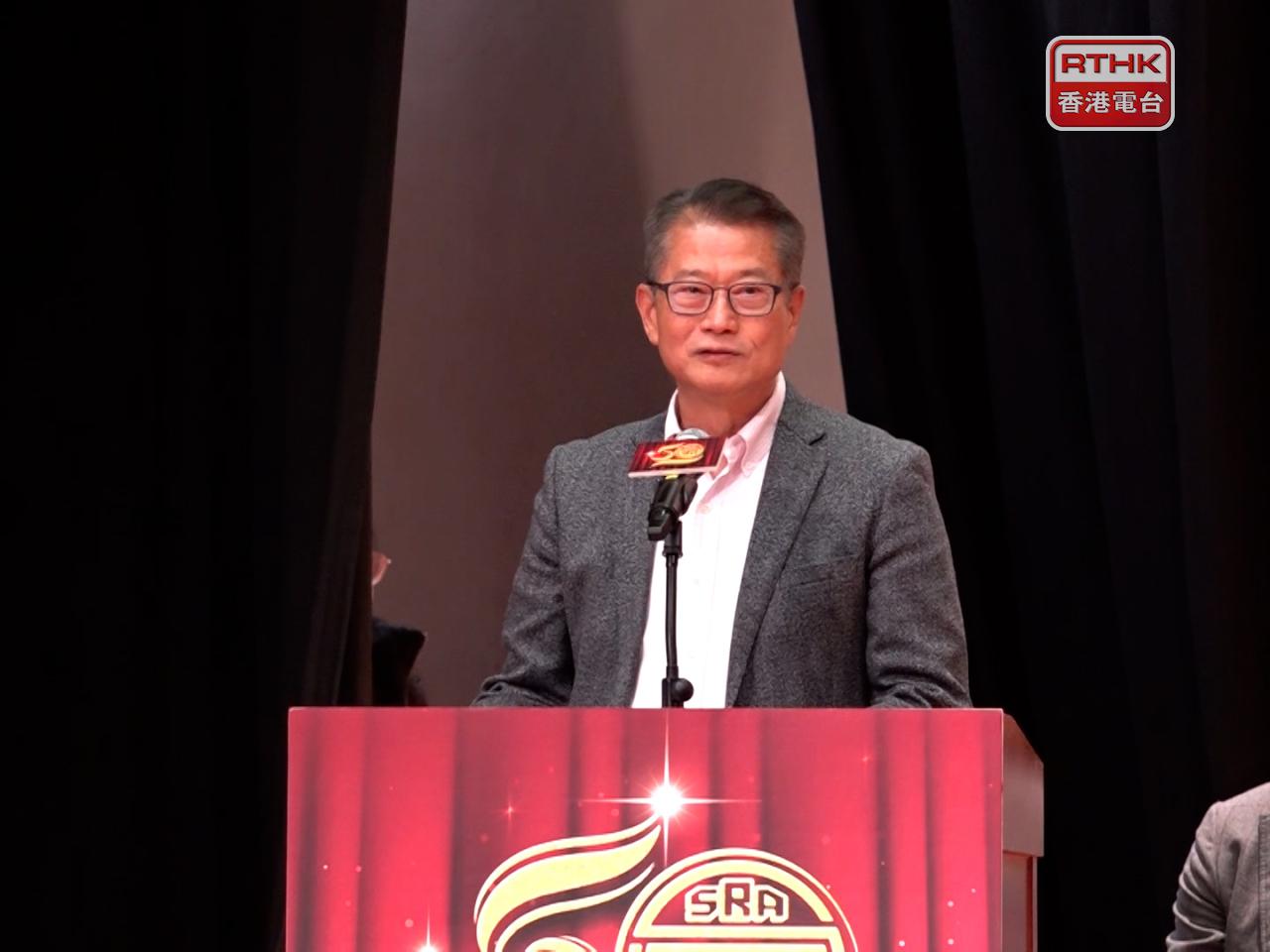 陳茂波說最近很努力就財政預算案諮詢，若有寶貴意見和想法，希望大家告知當局。（廖漢榮攝）