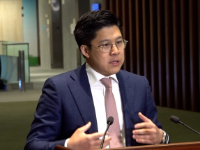 財政預算案2025｜政府探討規範籃球博彩　霍啟剛稱歡迎