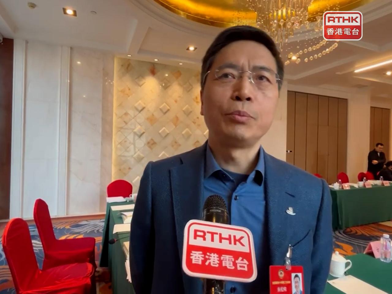 朱松純認為，香港要有自己的「發展和改革委員會」，即「發改委」，制訂長期的人工智能發展戰略。（羅煒皓攝）