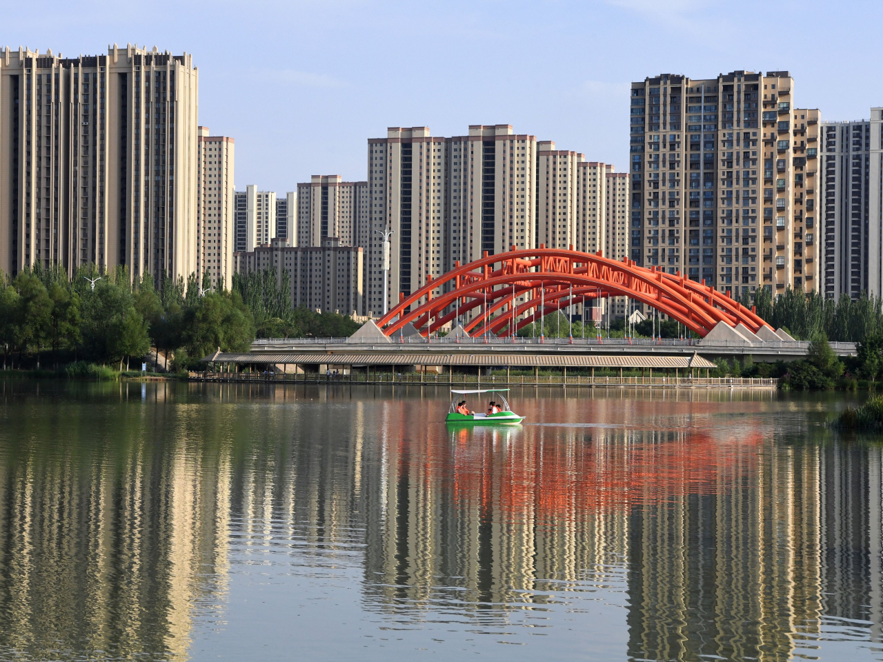 內地6月百城新建住宅均價按月升近0.2%，按年升約2.6%。（新華社資料圖片）