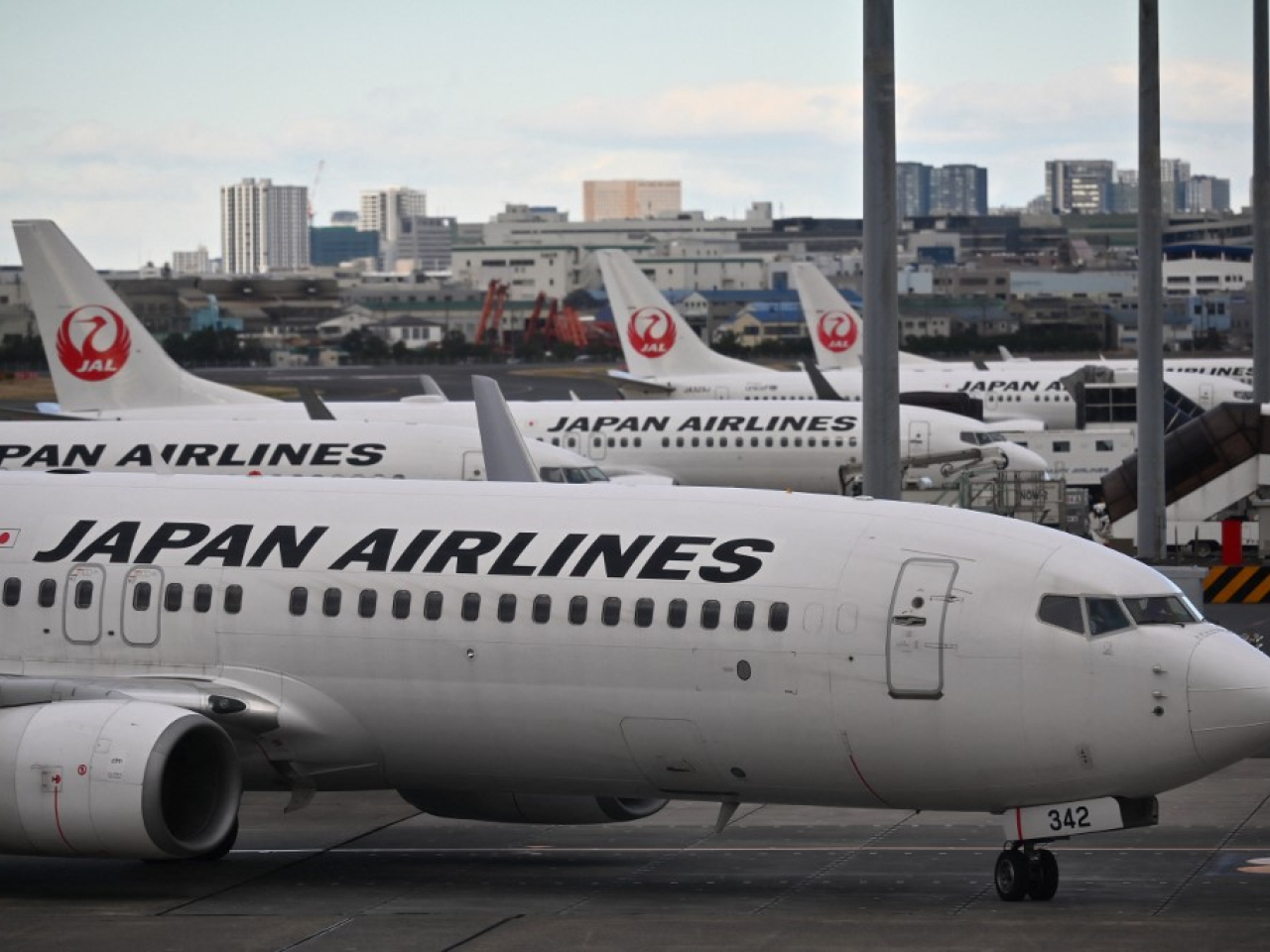 上海往成田機場波音客機疑機艙失壓緊急改降關西機場