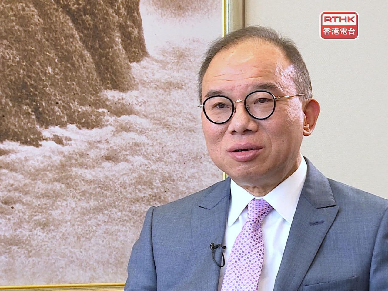 曾國衞指政府現時建議承認在其他國家或地區依法成功登記的同性關係，好處是有一套較為清晰、可供驗證的準則。（港台圖片）