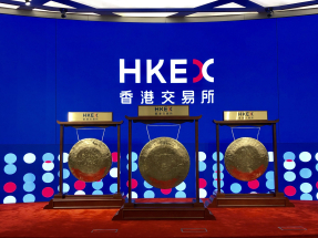 5只新股明日主板挂牌。集资最多的蓝思科技公开发售超额认购近462倍，集资净额约46.9亿元。（港台图片）