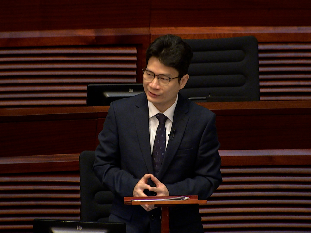陳浩濂指，政府充分理解公眾期望政府會考慮財政狀況。