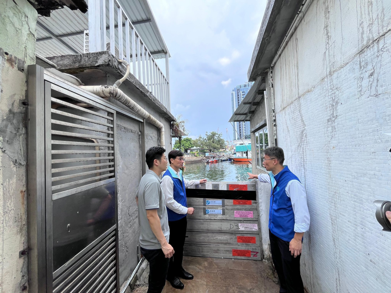 離島民政事務處已經啟動大澳嚴重水浸應變計劃，相關地區組織亦會出動探訪有關居民。（民政事務總署社交網頁）