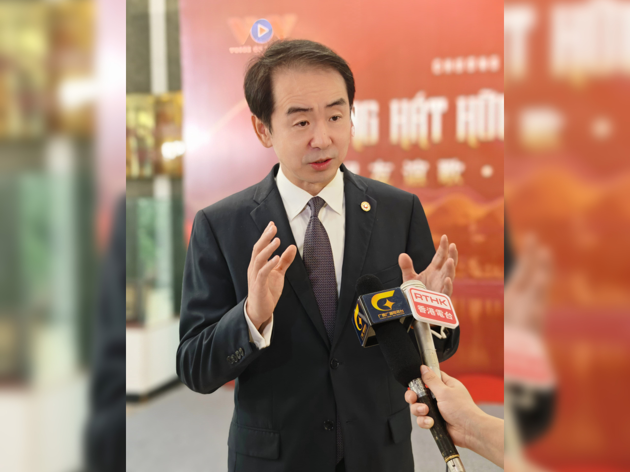 中國駐越南大使何煒認為，香港在推動中越合作方面可發揮橋頭堡作用 。