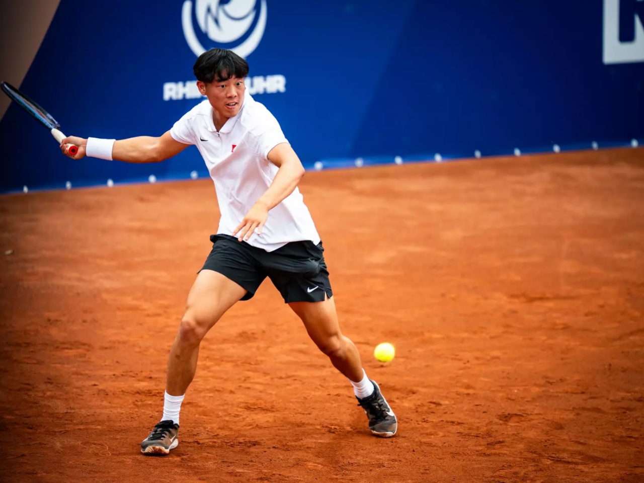 Top-seeded Wong stumbles out of the last 16 despite taking the opening set against his opponent. File photo courtesy of FISU