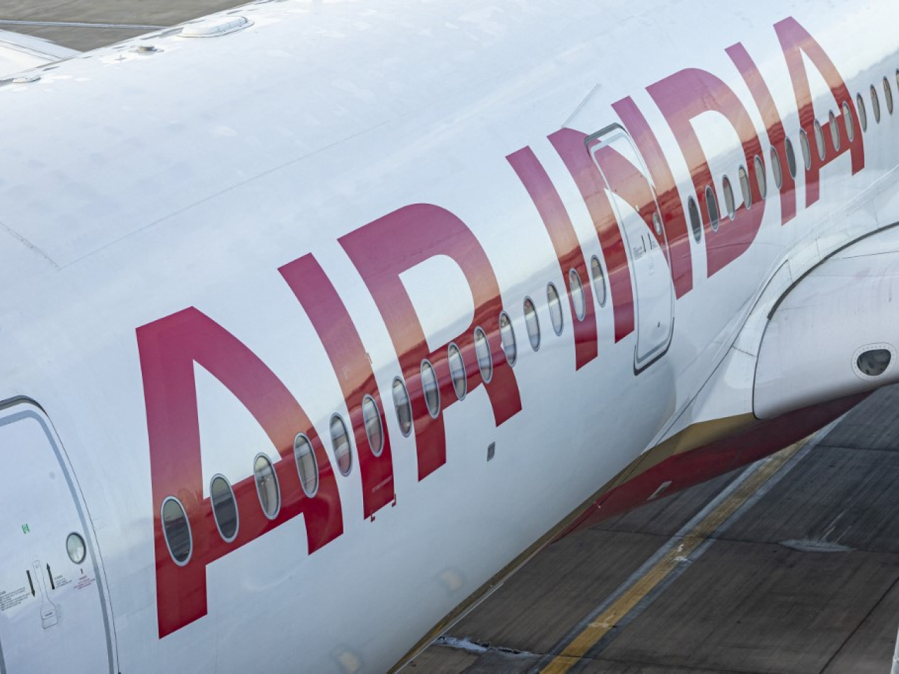 印度航空一個從香港飛往印度首都新德里的航班，在機場降落後起火。（法新社資料圖片）