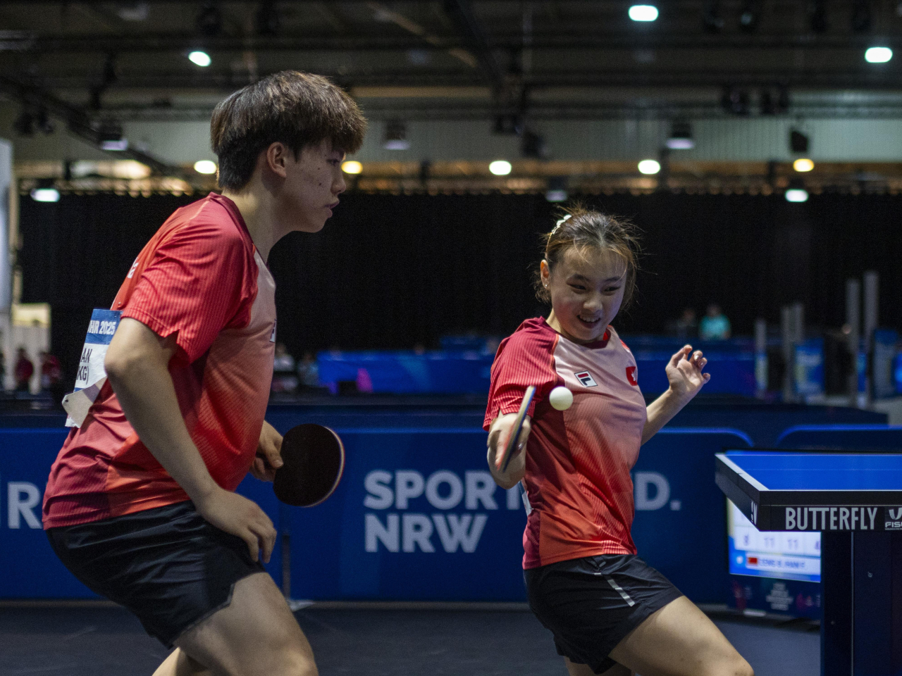 Wong Hoi-tung returns a shot as Baldwin Chan covers the angles in a World University Games match. Photo courtesy of FISU