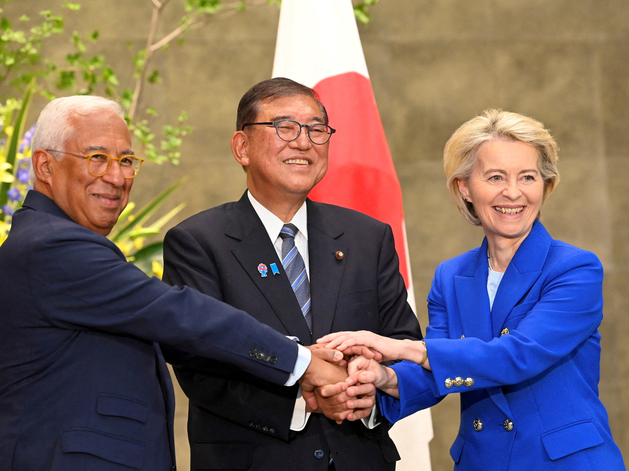 日本首相石破茂與到歐洲理事會主席科斯塔，及歐盟委員會主席馮德萊恩會面。(路透社)