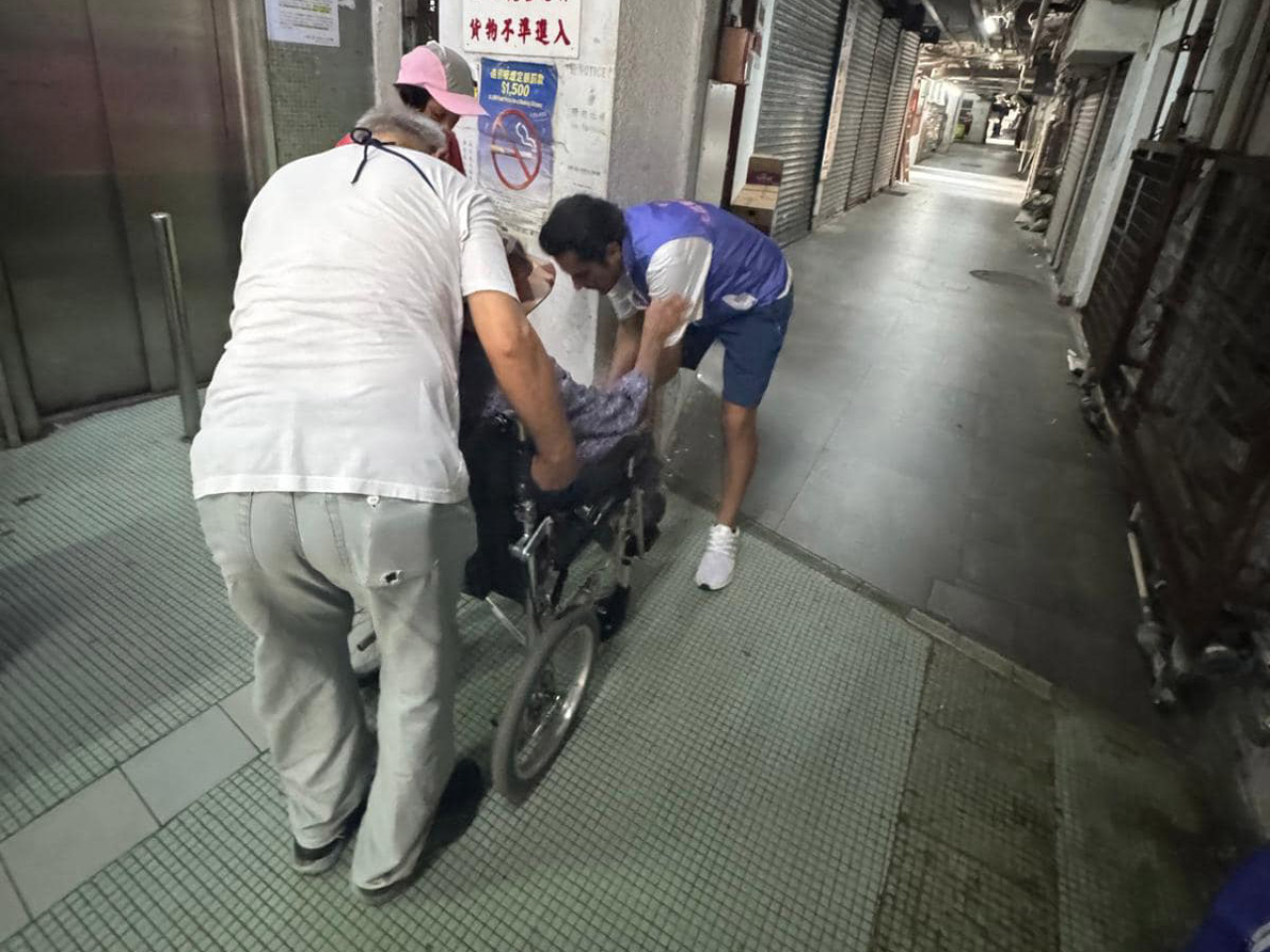 關愛隊會繼續留守益豐大廈，隨時為居民提供適切的支援。（民政事務總署社交網站圖片）