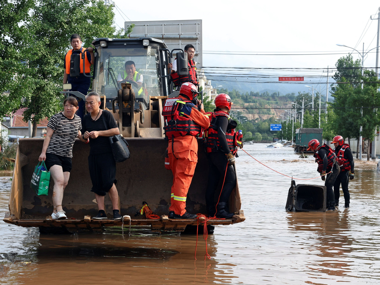 Beijing recorded an average of 72.2 mm of rainfall between 8pm on Monday and 10am on Tuesday. Photo: Reuters