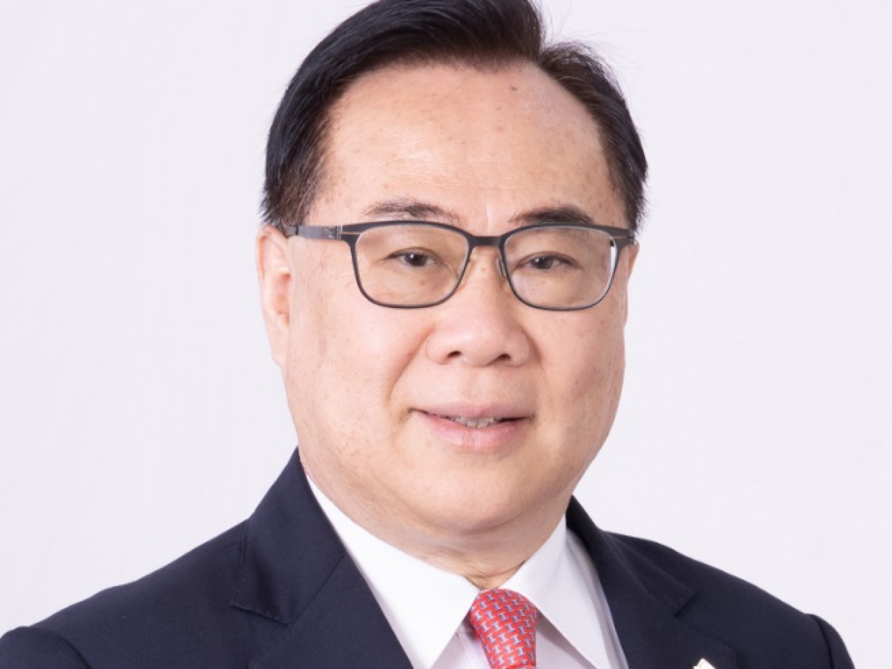 陳志球說，物管公司需要遵從物監局制定的指引。（物業管理業監管局網頁）