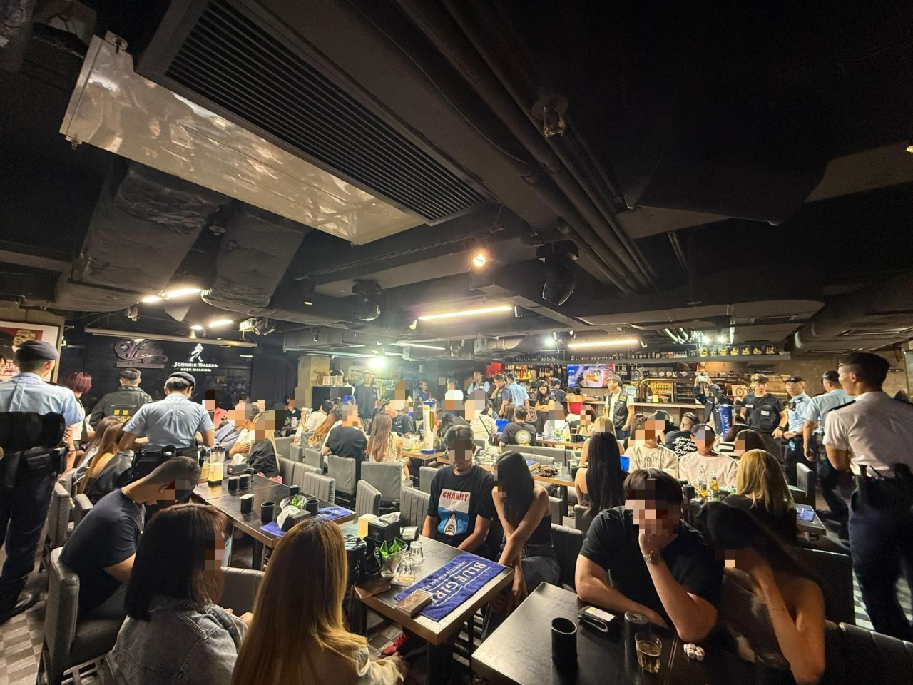 警方昨日展開大規模反黑行動，突擊搜查全港多個地方。(警方圖片)