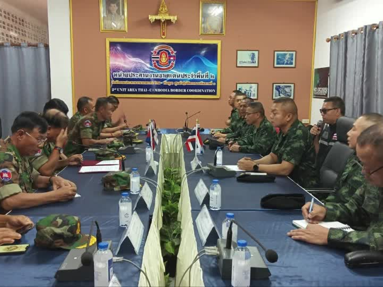 泰柬軍方昨日舉行會談，柬方稱會談展現出尊重和合作。(路透社)