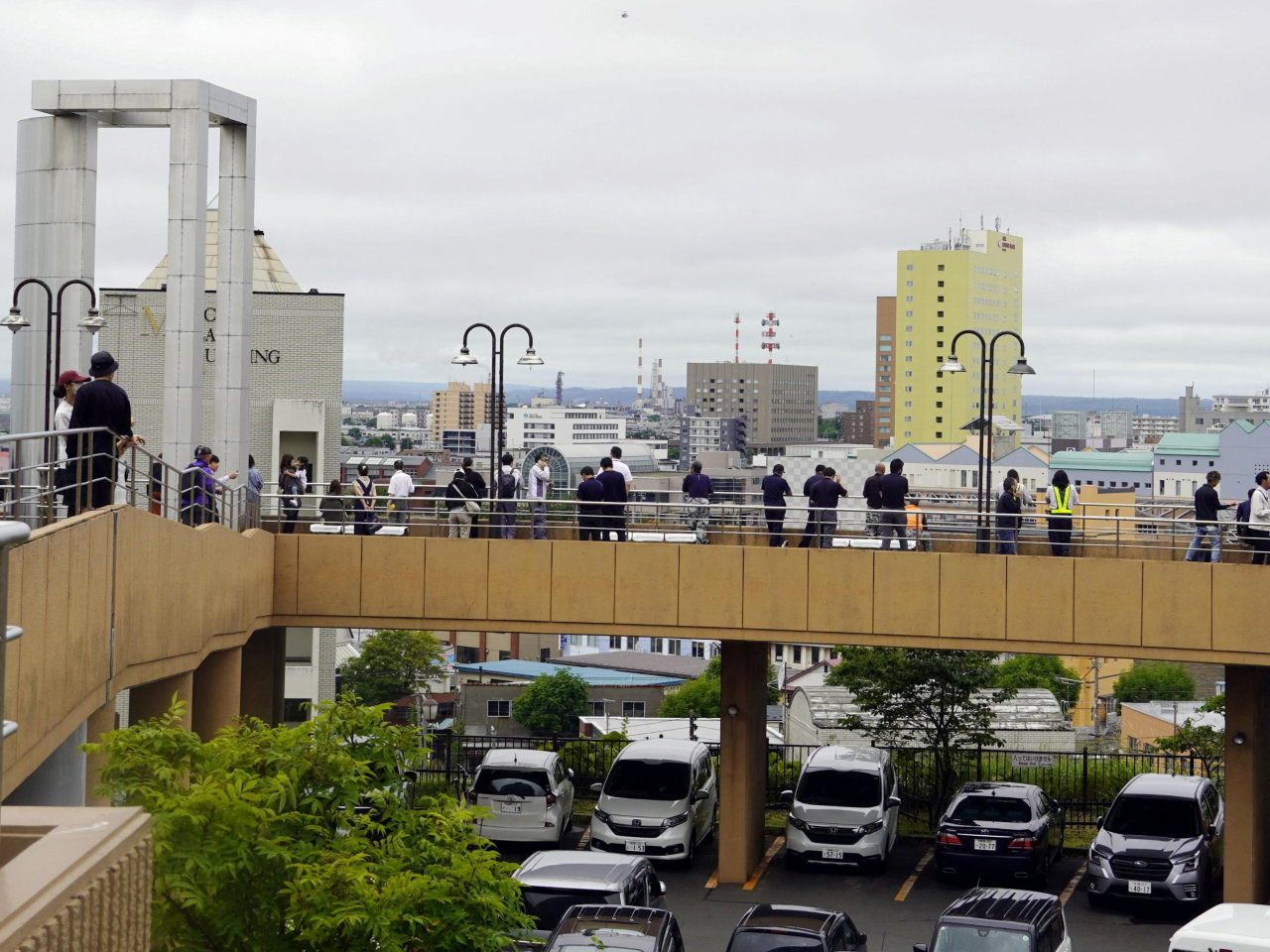 北海道縣部分地區和東北地區的海嘯警告仍然有效。（路透社）