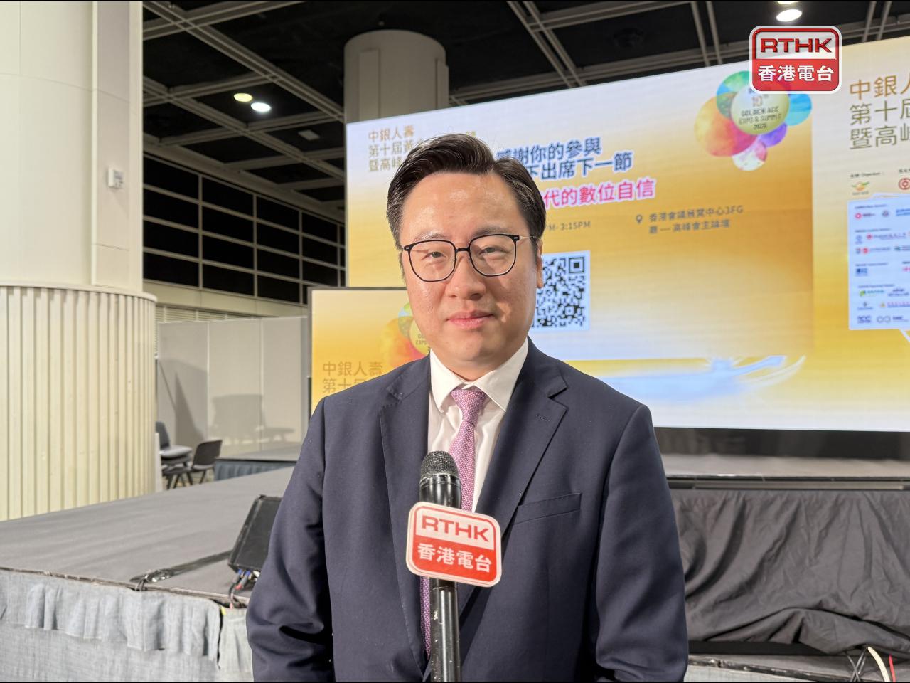 周國昌稱「跨境支付通」接獲少數客戶反映介面使用等查詢，會留意客戶反應再作審視。（任浩鋒攝）