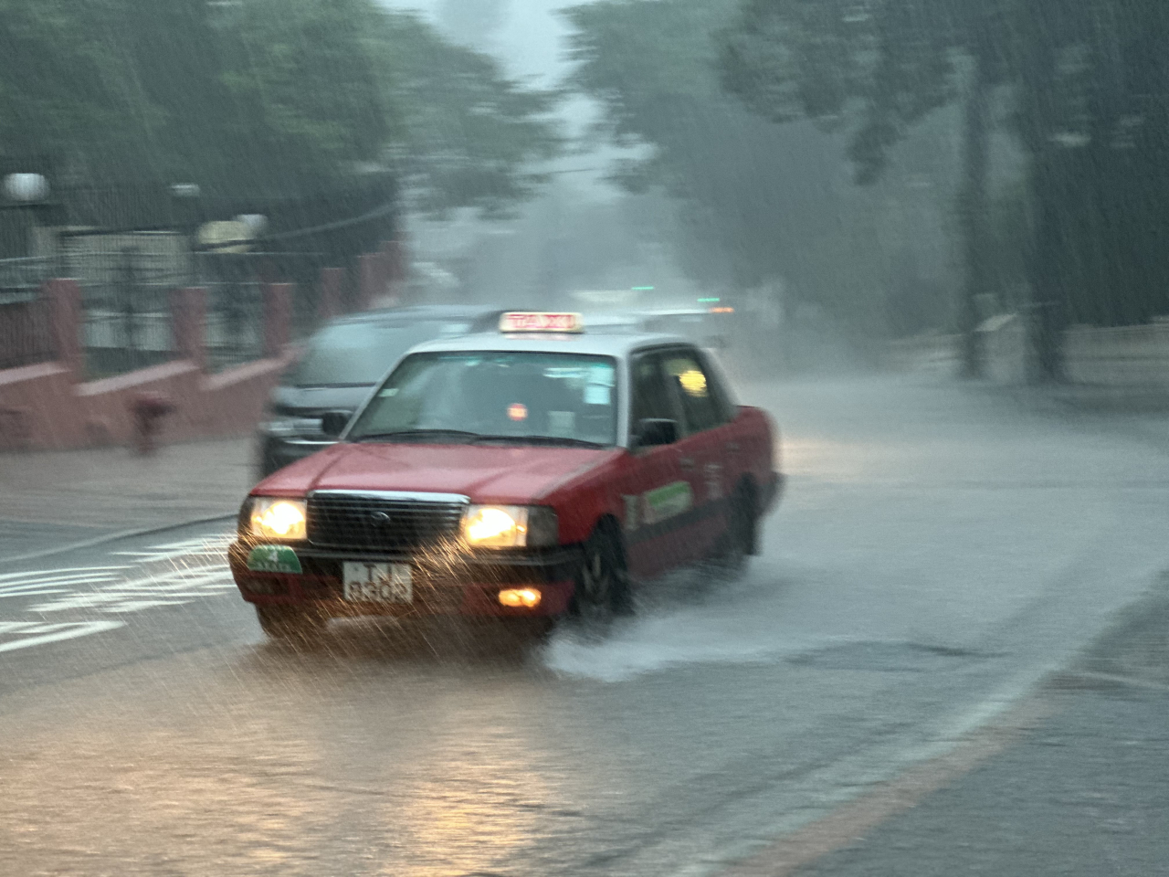 A south-west monsoon is bringing heavy showers and thunderstorms to Hong Kong. Photo: RTHK