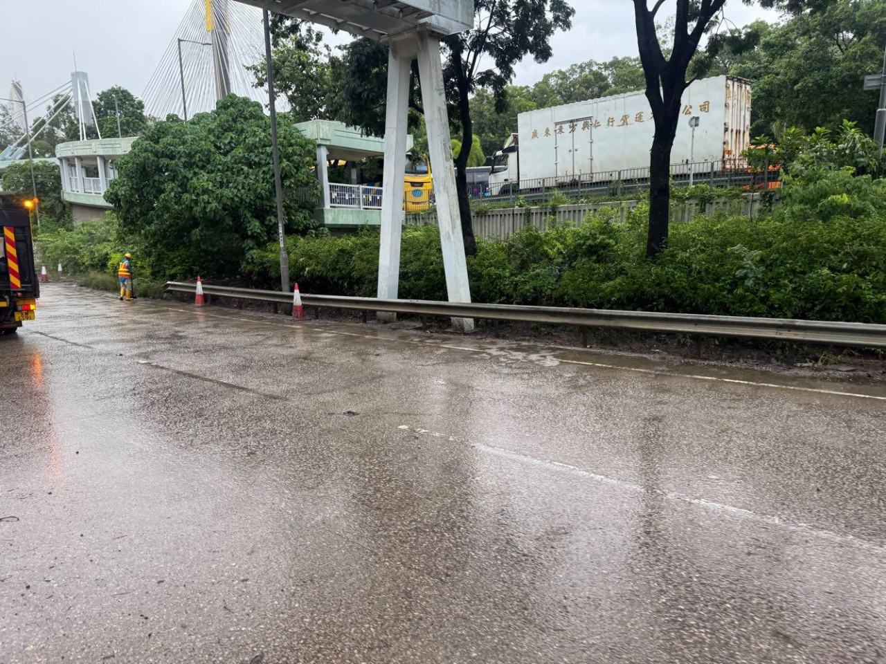 渠務署完成處理位於青衣西北交匯處的水浸個案。（渠務署提供）
