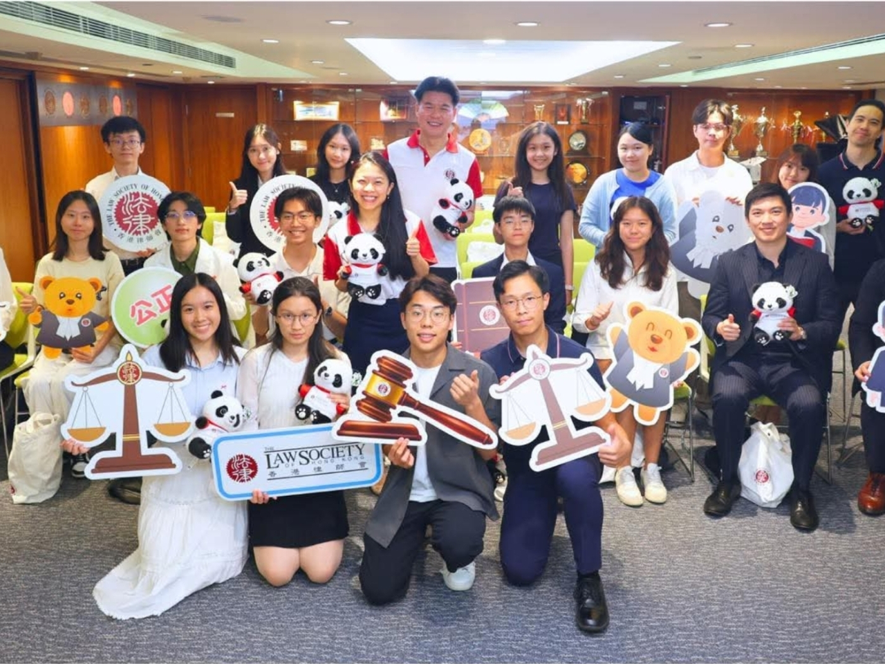 A group of 30 students and representatives from the Hong Kong Joint School Foreign Affairs Association took part in a sharing session organised by the Law Society of Hong Kong. Photo courtesy of the Law Society