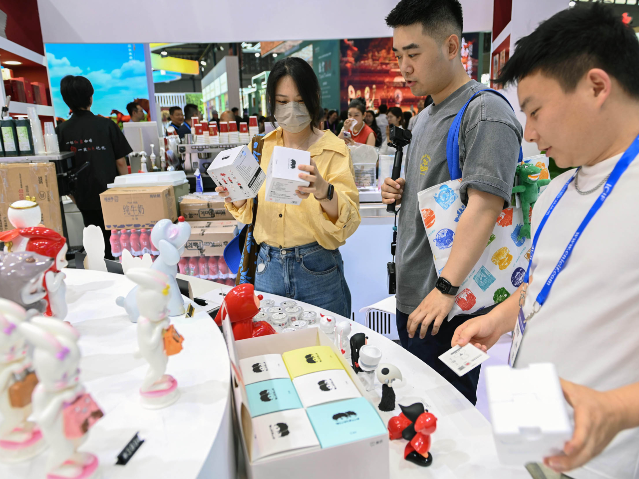 學者表示，產品能否出海考驗商家投放在IP上的中國文化底蘊功力及商業營運能力。（新華社）