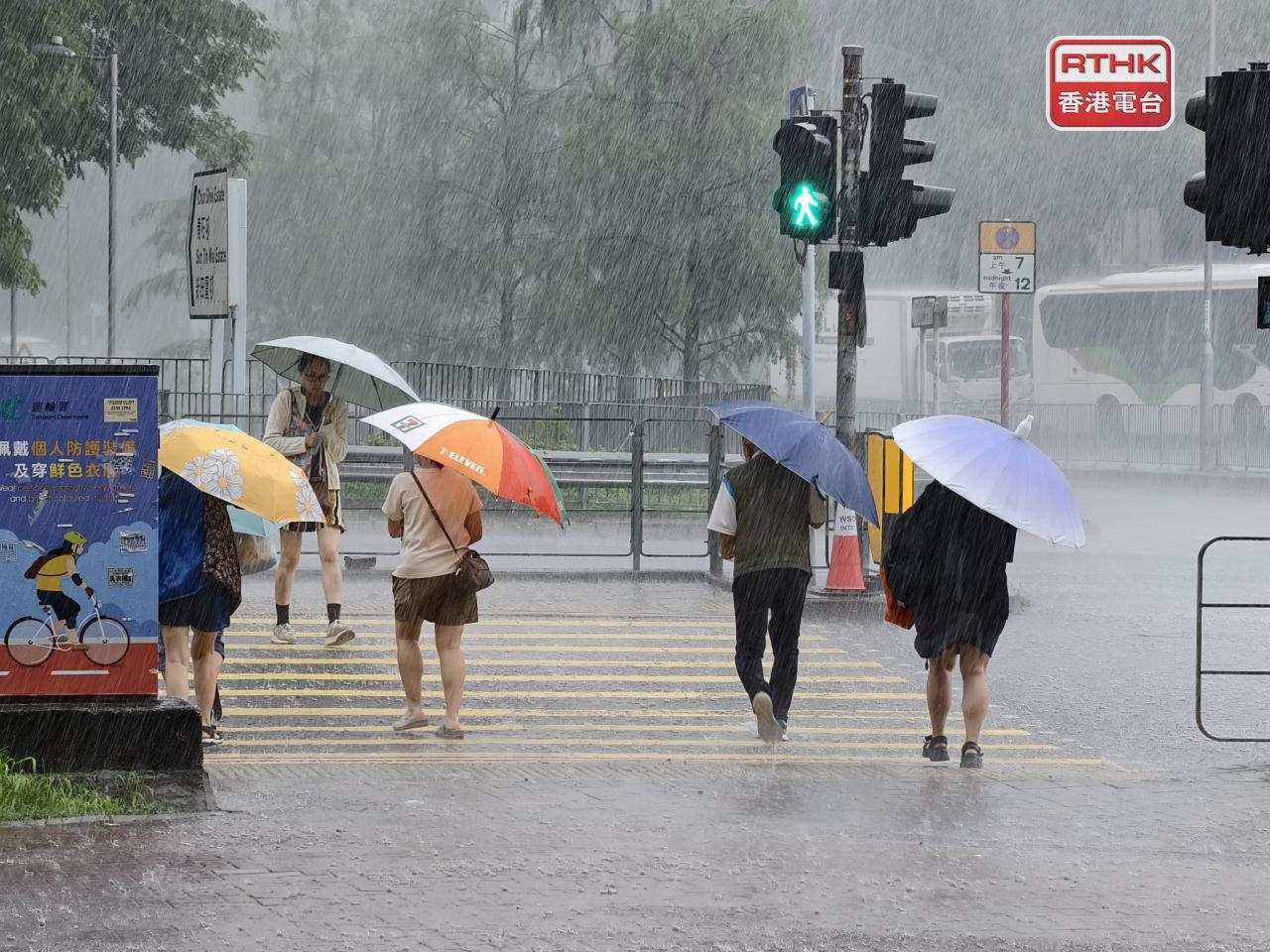 截至下午2時，天文台總部今日已錄得355.7毫米雨量。（許敬軒攝）