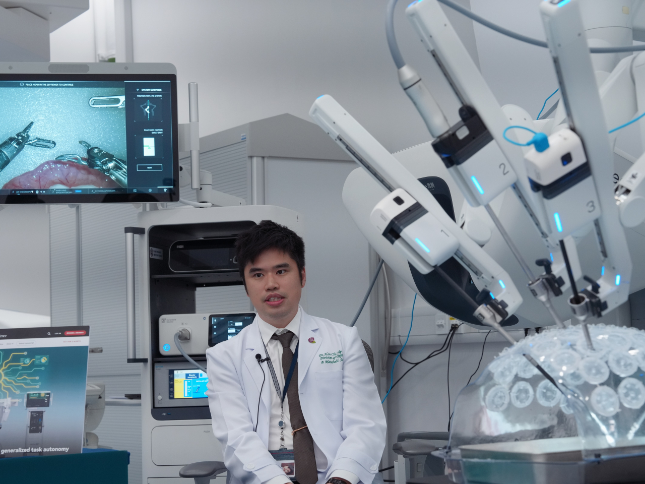 研究團隊表示，採用高度還原臨床手術環境的活體動物模型，對人工智能系統進行嚴格測試。（中大提供）