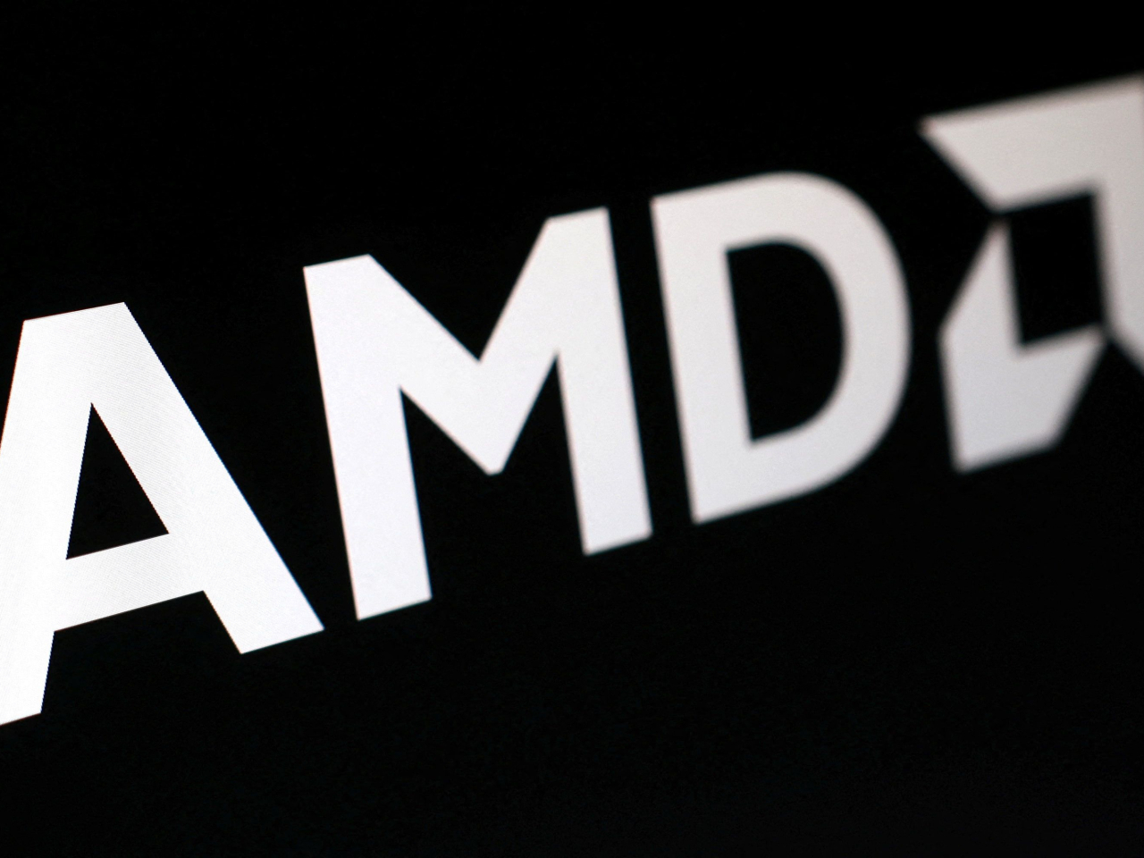 AMD上季收入勝預期，但每股經調整盈利略低於預期，收市後交易時段股價跌逾6%。（路透社資料圖片）