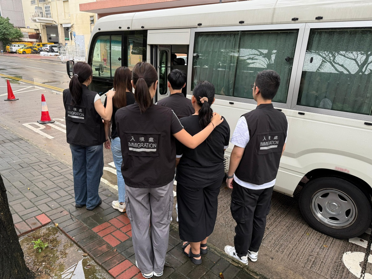 入境處進行反非法勞工行動，拘捕24人，包括18名主要來自印尼及菲律賓的非法勞工。（政府新聞處）