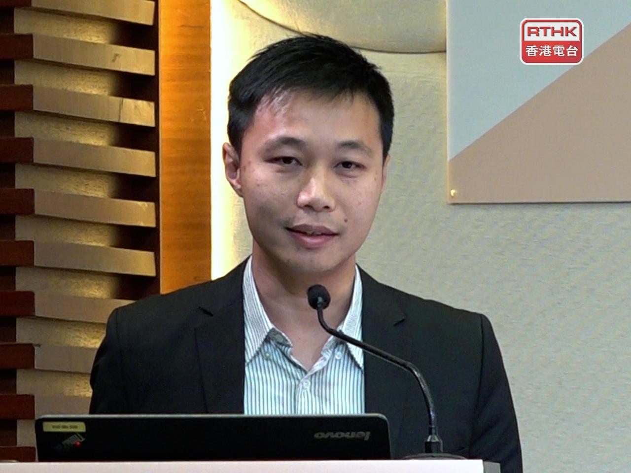 林振昇說，以往曾經有個案是僱主將黑雨不用上班的時間，當作年假計算。（港台圖片）