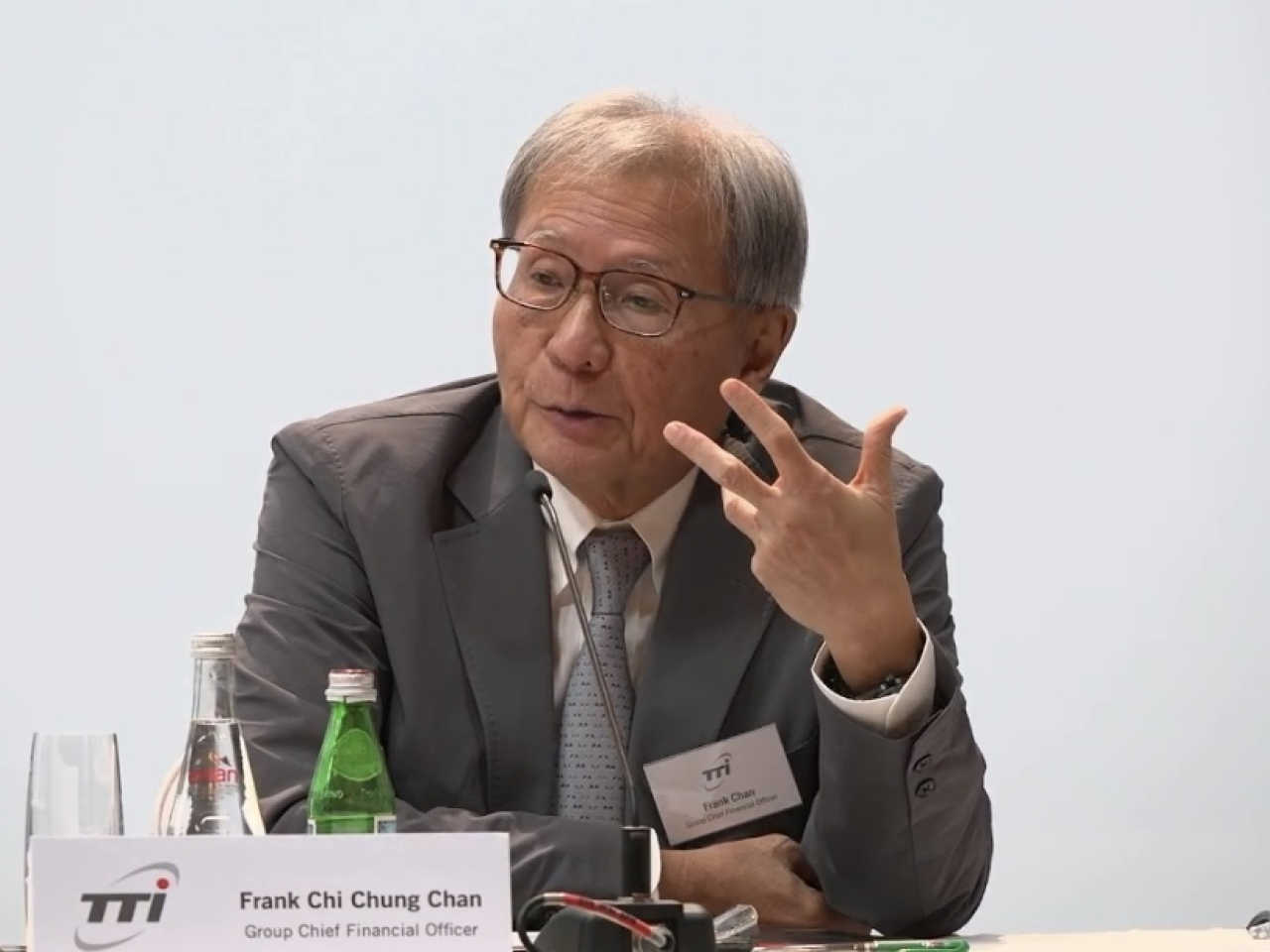創科實業財務董事陳志聰表示，即使下半年受到關稅全面影響，在充滿不確定政經環境下，公司仍預計年底將實現淨現金狀況。（網上截圖）