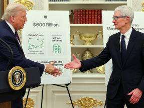 Apple to invest US$100b more at home to avoid tariffs