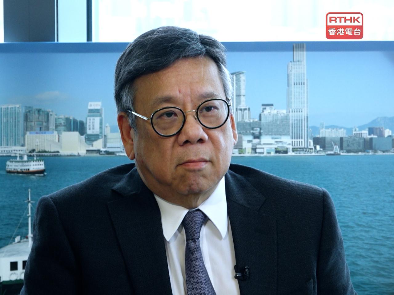 丘應樺晚上啓程前往新西蘭和澳洲訪問，推廣香港優越的營商環境。（港台圖片）