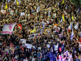 Thousands protest against expansion of Gaza war