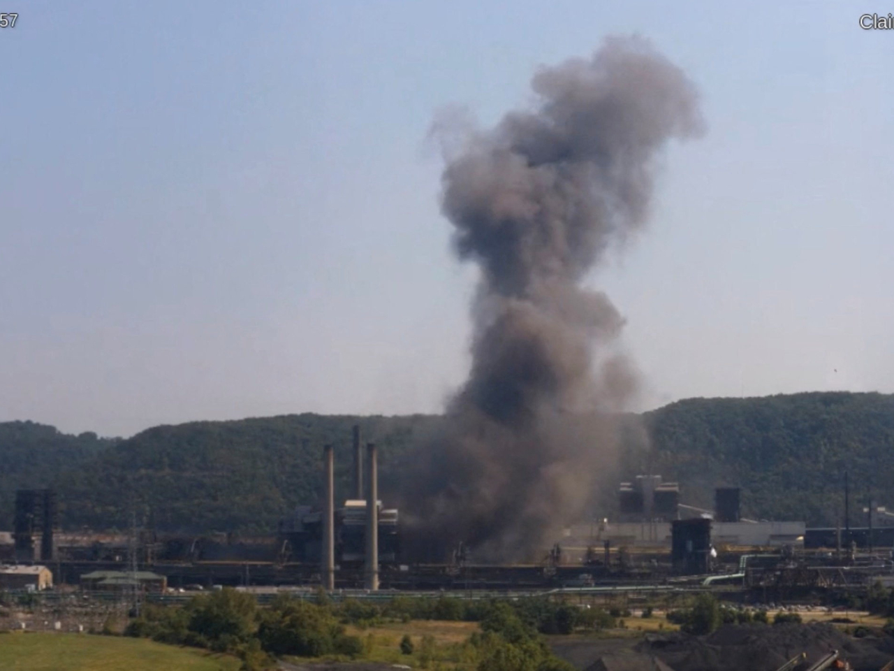 Smoke rises from an explosion at US Steel's Clairton Coke Works plant in Clairton, Pennsylvania. Photo: Reuters