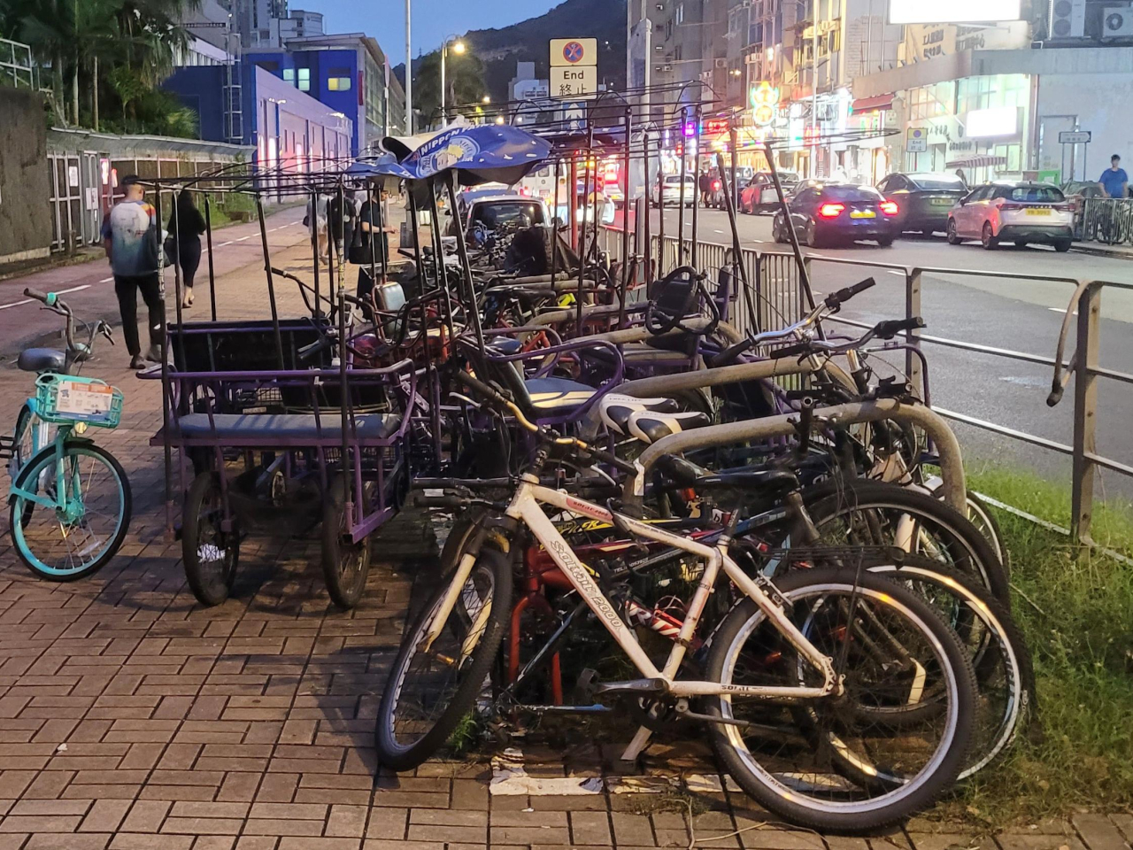 Ombudsman Jack Chan says illegal bicycle parking in the New Territories persists and has even worsened despite law enforcement and clearance actions. Photo courtesy of the Information Services Department